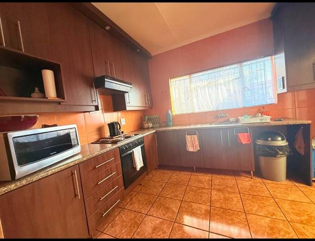 3 BEDROOM HOUSE FOR SALE IN VANDERBIJLPARK CW 3